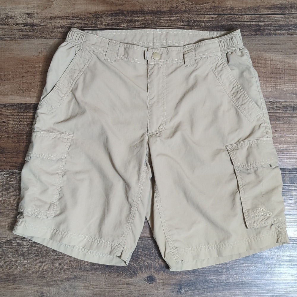 L.L. Bean Men's Cresta Cargo Hiking Shorts Size Med-Reg in Khaki Tan 100% Nylon